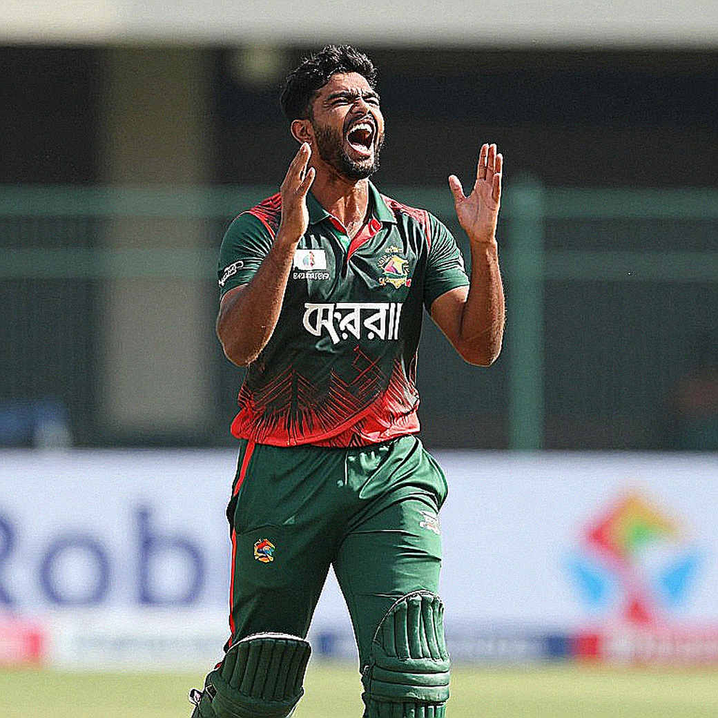 রাওয়ালপিন্ডিতে ৮৫৯ রান: ওয়েলালাগের ৫.৬০ ইকোনমিই ম্যাচের আসল ব্যবধান