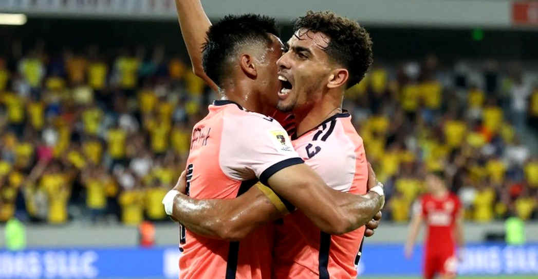 খালি ফিল্ড, নির্ভুল ছাপ: ফুটবলের ডেটা-পাইপলাইনে ব্লকচেইনের অসম্পূর্ণ হিসাব